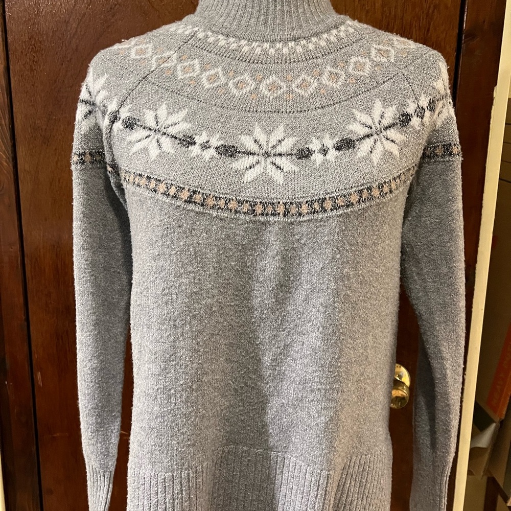 Tahari super soft sweater